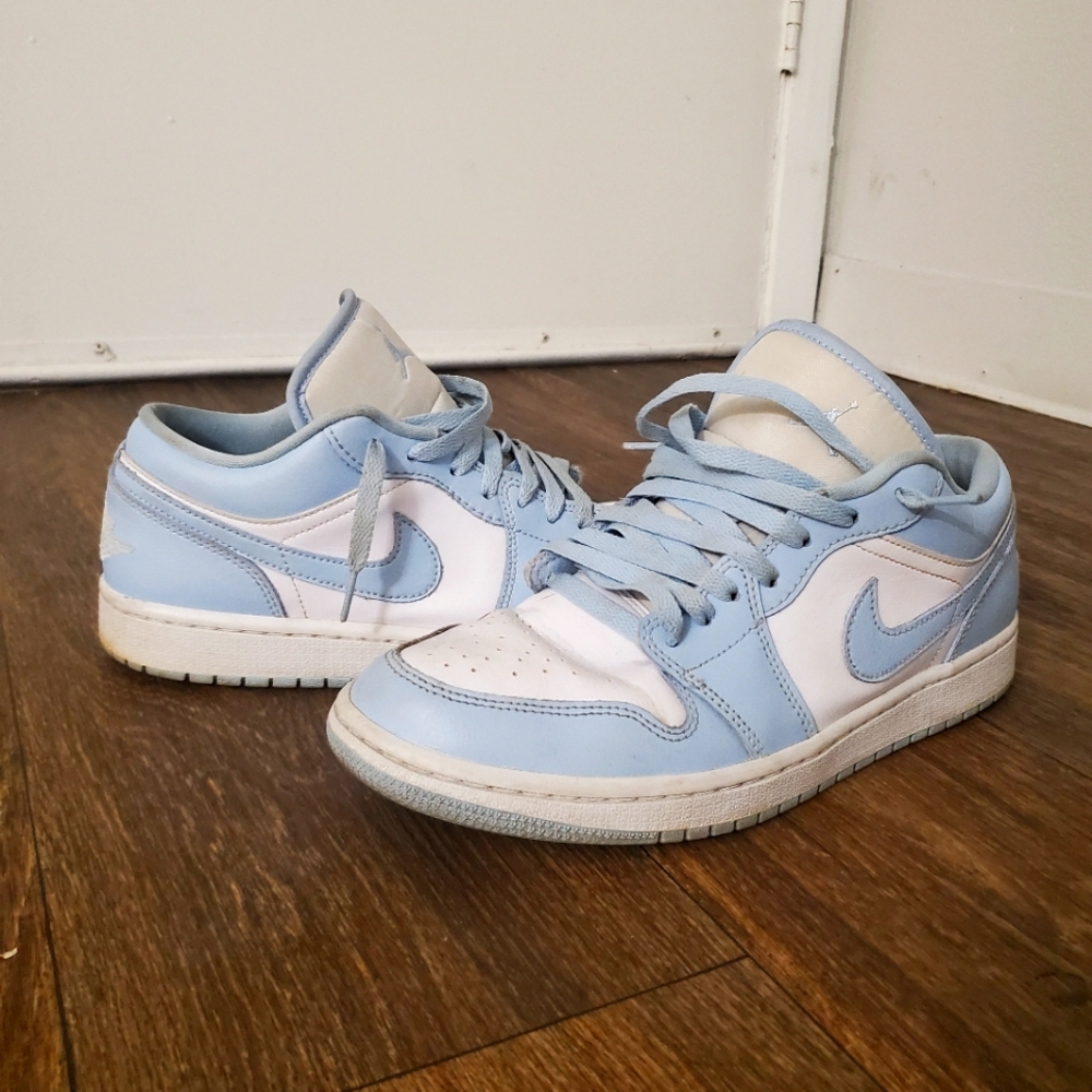 Jordan 1 Low Ice Blue (9.5M/11F)